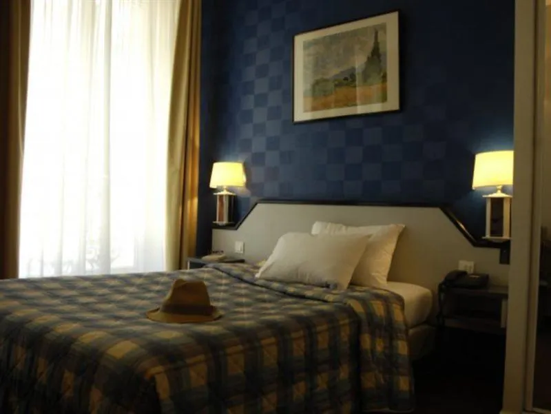 **** Hotel Maison Pigalle Paris France